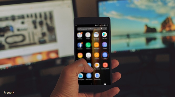Quase 90% dos brasileiros acima dos 10 anos possuem celular